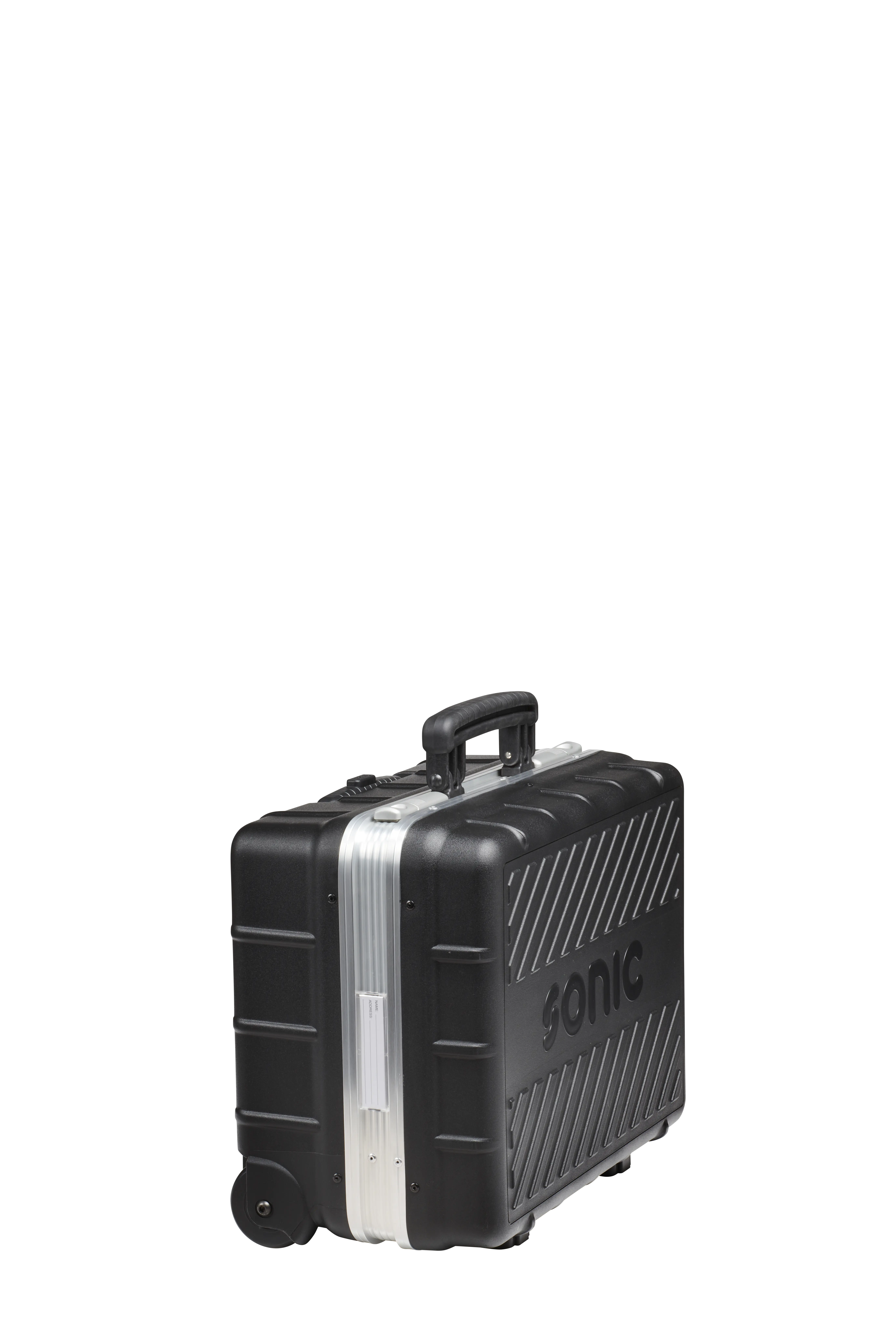 Empty-suitcase-with-wheels-49503_2.webp