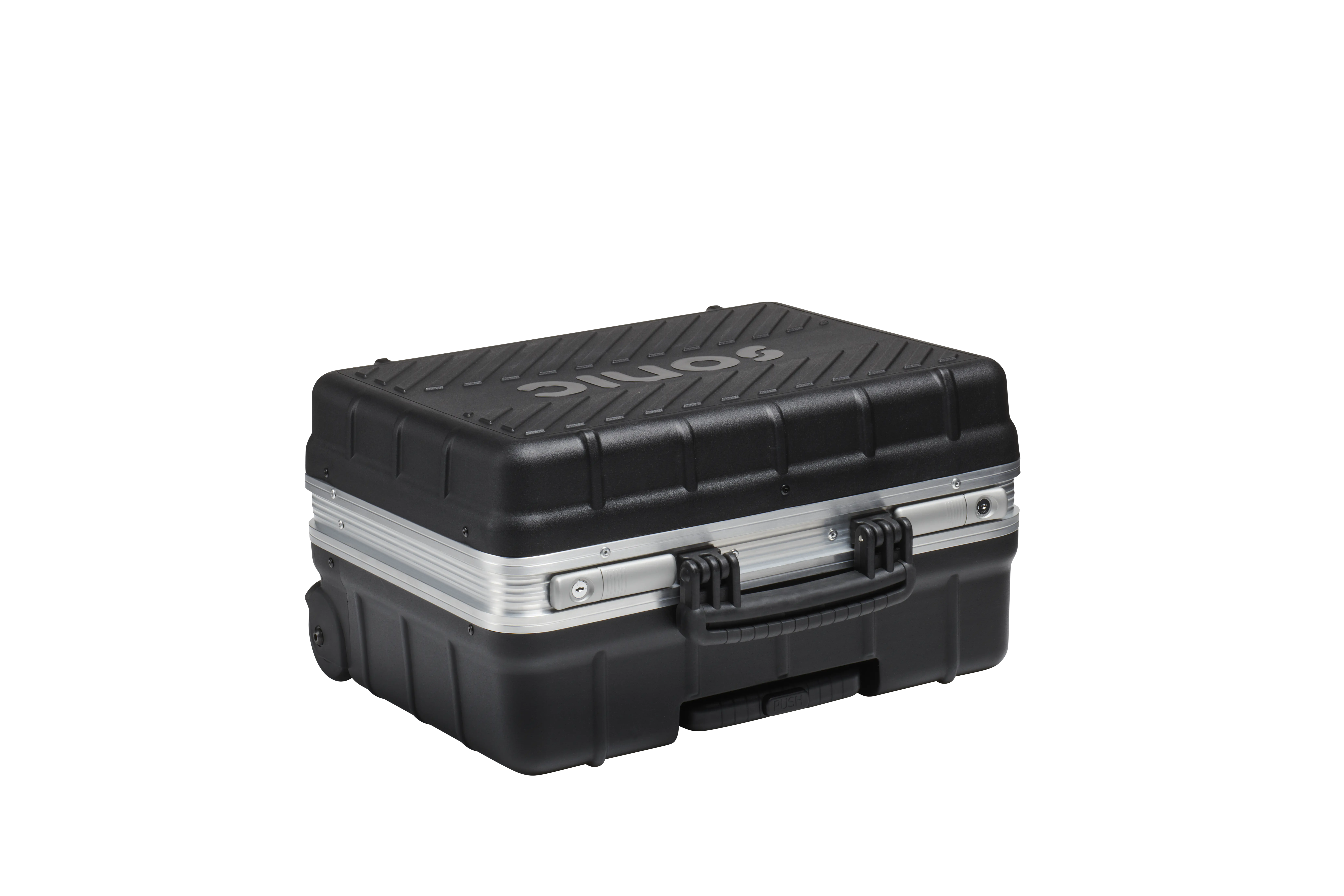 Empty-suitcase-with-wheels-49503_4.webp